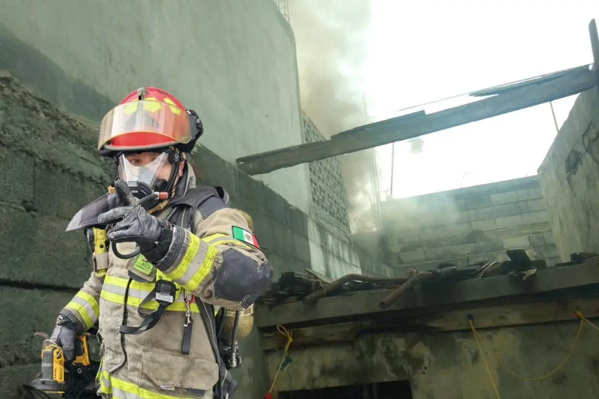 Incendio de casa Foto: PC Monterrey