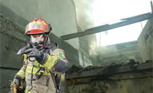 Rescatan a familia y mascotas durante incendio en Monterrey