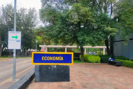 Reportan posible explosivo en Facultad de Economía UNAM; ingresan Zorros de la SSC