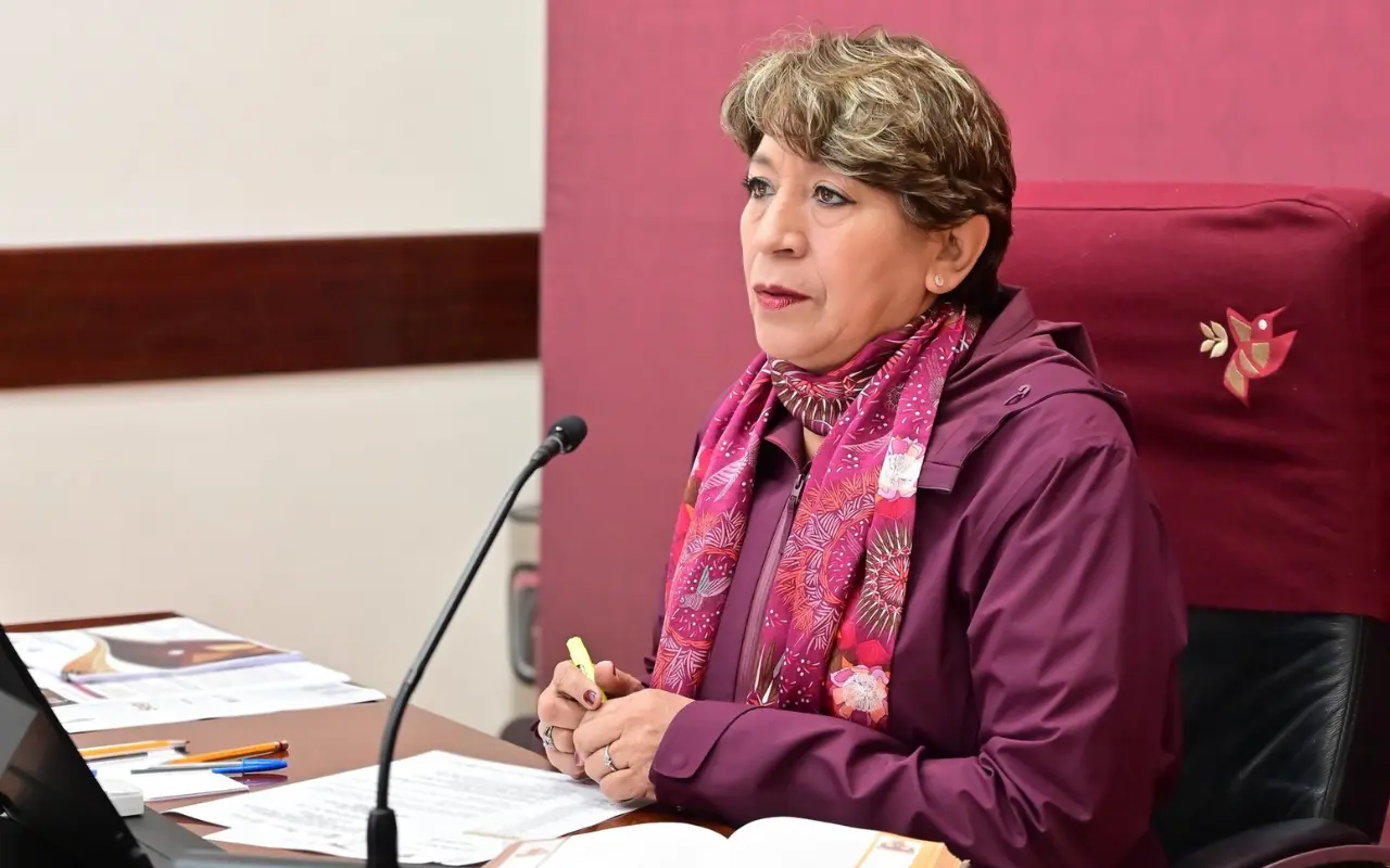 Gobernadora del Estado de México, Delfina Gómez. Foto: X/ @delfinagomeza (Canva)