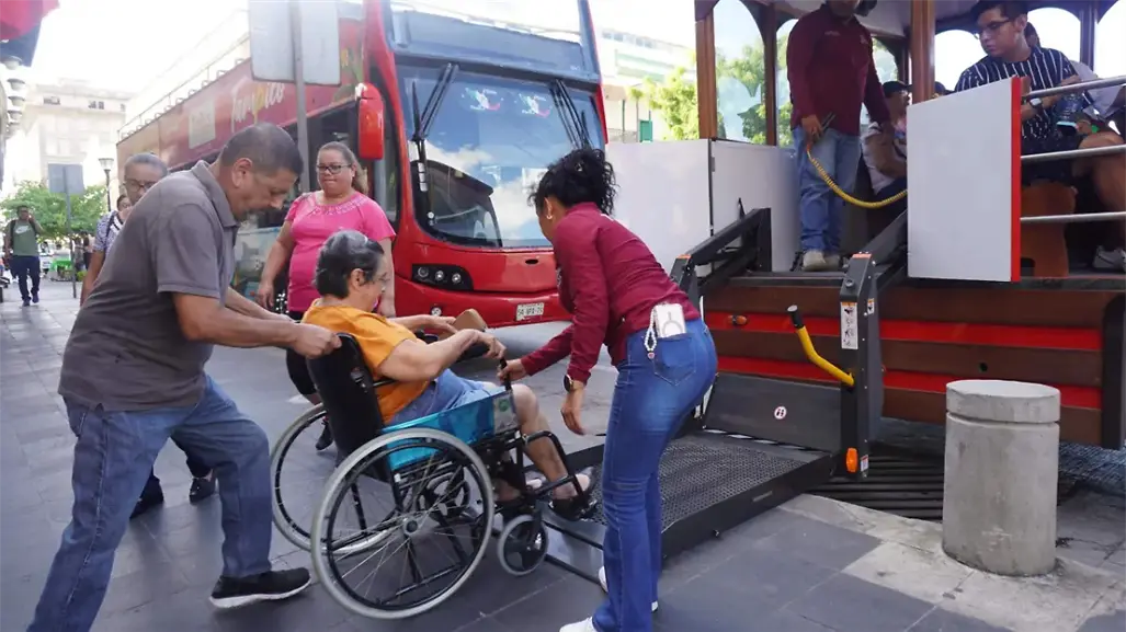 Tranvía turístico de Tampico cuenta con rampa para discapacitados
