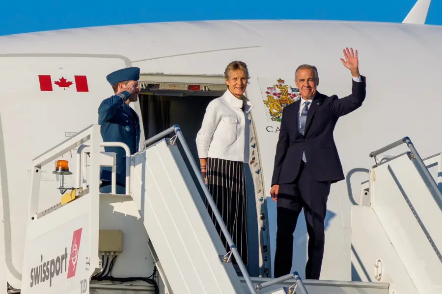 Mark Carney, primer ministro de Canadá, llega a México para reunirse con Claudia Sheinbaum