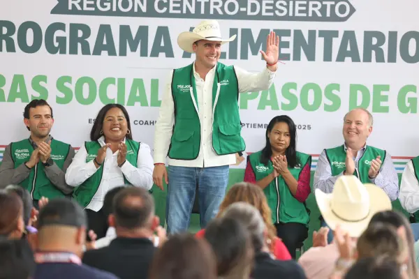 Manolo Jiménez entrega mobiliario escolar y arranca obras sociales en 4 municipios de Coahuila
