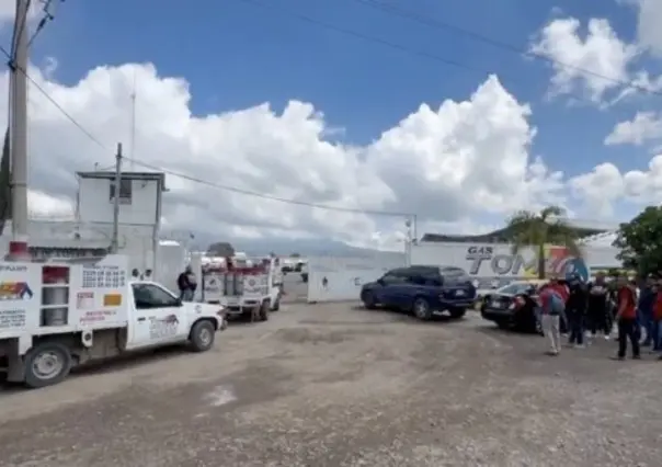 Protestan por maltratos en Puebla en la planta de la pipa que explotó en Iztapalapa