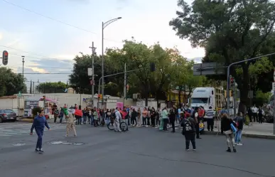 Trabajadores de Nómina 8 de CDMX protestan en Fray Servando; exigen basificación y prestaciones