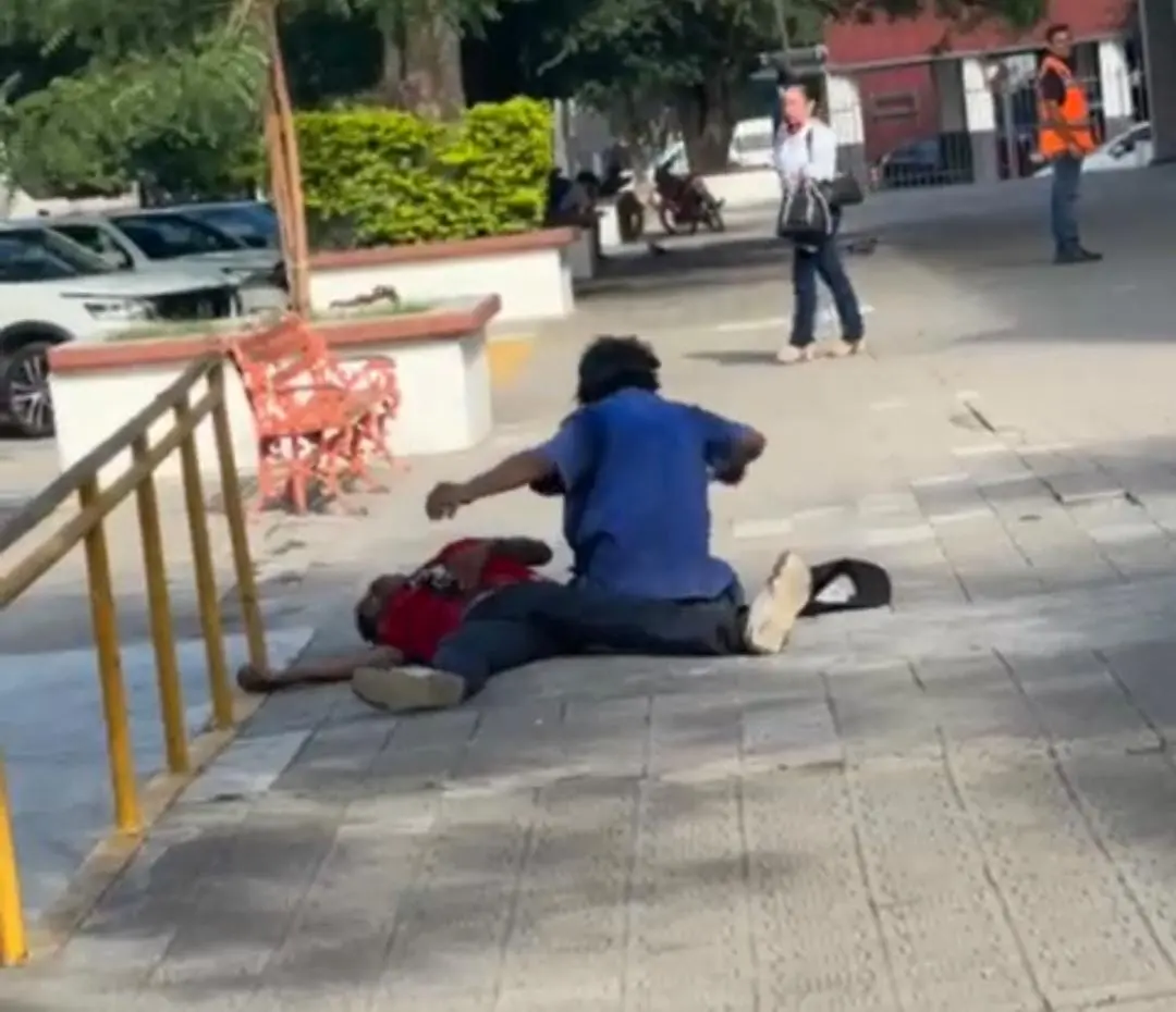 Un hombre perdió la vida tras ser agredido violentamente en la vía pública por una persona en situación de calle y con discapacidad motriz. Foto: SSP