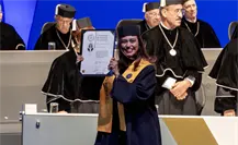 UANL celebra entrega de 211 doctorados en una ceremonia solemne