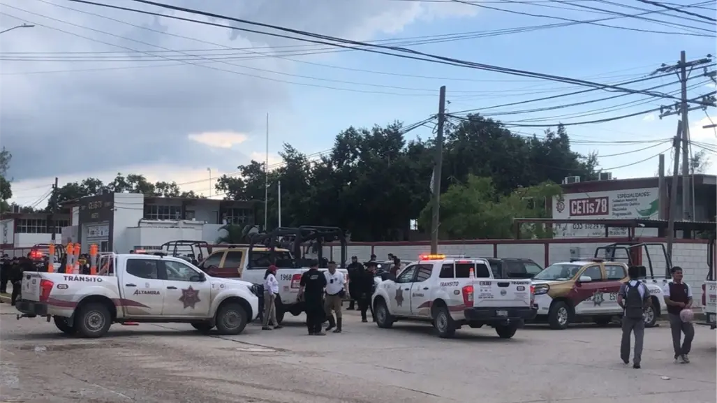 Familia denuncia que director del Cetis 78 de Tamaulipas acosó a su hija: "le pegó su parte"