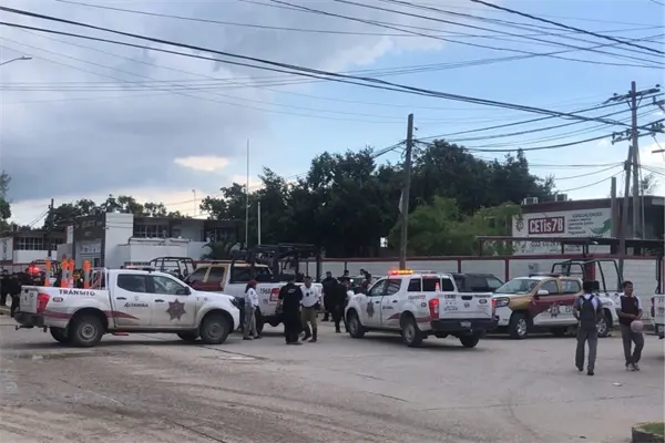 Familia denuncia que director del Cetis 78 de Tamaulipas acosó a su hija: "le pegó su parte"