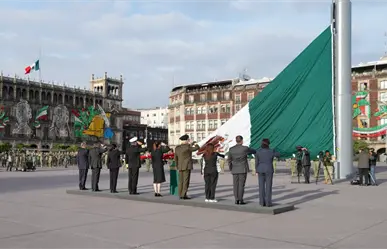 Claudia Sheinbaum lidera homenaje a víctimas del 19S con izamiento de bandera en CDMX
