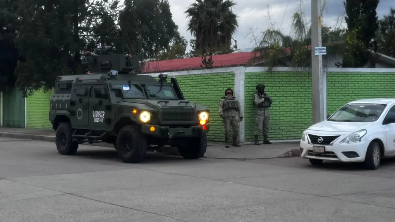 Dirección de Seguridad Pública confirmó el estallido de un artefacto en Estación de Policía. Foto: Alejandro Ávila.