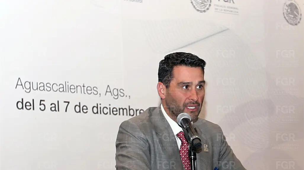 Excontralor de la FGR bajo investigación por cohecho y venta de drogas