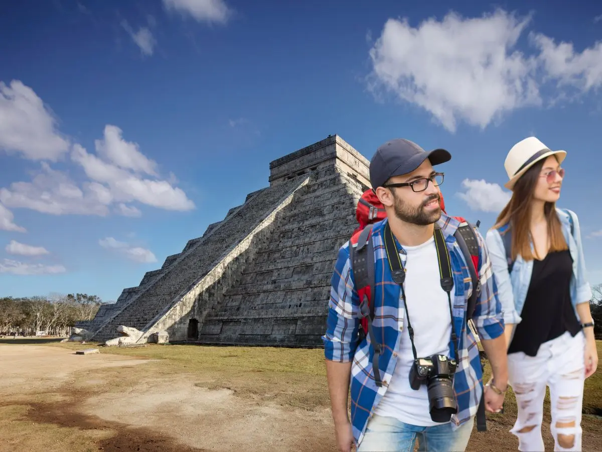 El INAH informó sobre los detalles del operativo “equinoccio de otoño 2025” en Chichén Itzá, detallando horario de accesos y precios de los boletos.- Fuente Canva