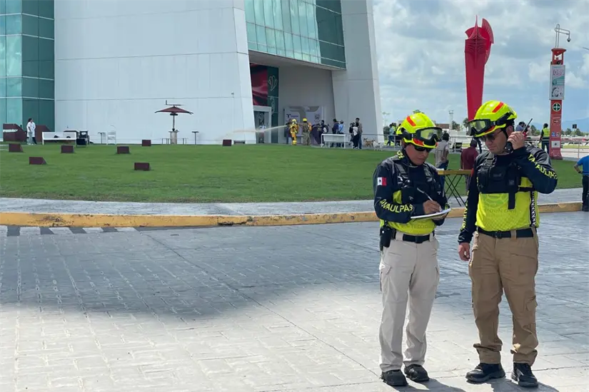 El ejercicio de evacuación redujo en casi un minuto sus tiempos de respuesta. Foto: Carlos García