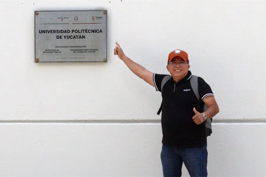 Estudiante yucateco de 54 años estudia en Canadá gracias al Programa de Movilidad Internacional