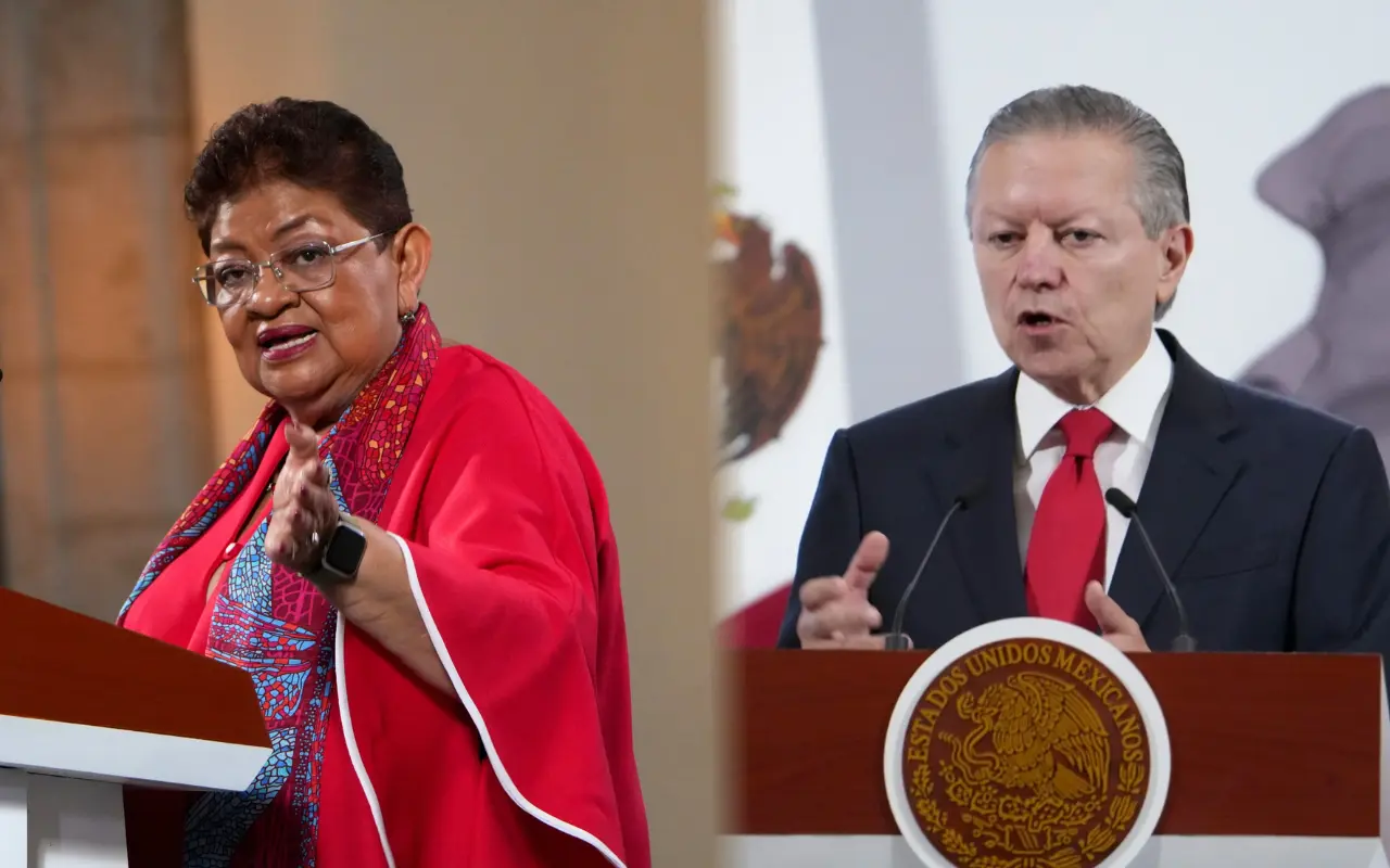 Ernestina Godoy y Arturo Zaldívar. Foto: Presidencia de la República