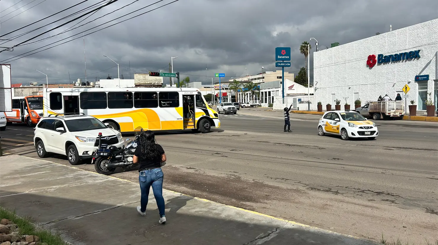Foto: Alejandro Ávila | La mañana de este sábado choferes de la CTM cerraron las calles de Durango provocando un caos vial en la zona.