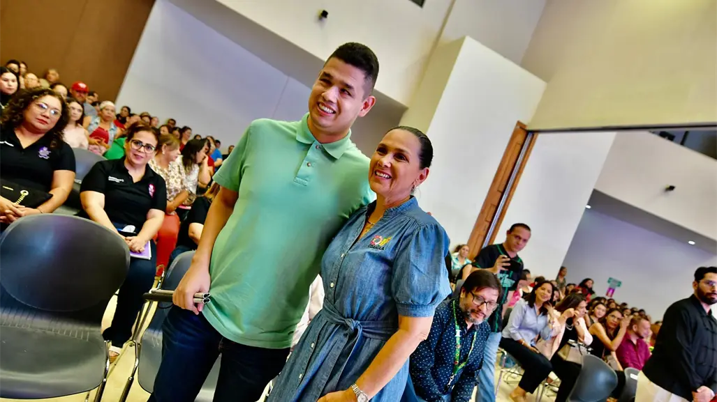 DIF Coahuila entrega aparatos auditivos y sillas de ruedas en Acuña y San Juan de Sabinas
