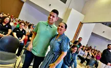 DIF Coahuila entrega aparatos auditivos y sillas de ruedas en Acuña y San Juan de Sabinas