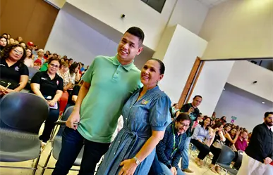 DIF Coahuila entrega aparatos auditivos y sillas de ruedas en Acuña y San Juan de Sabinas