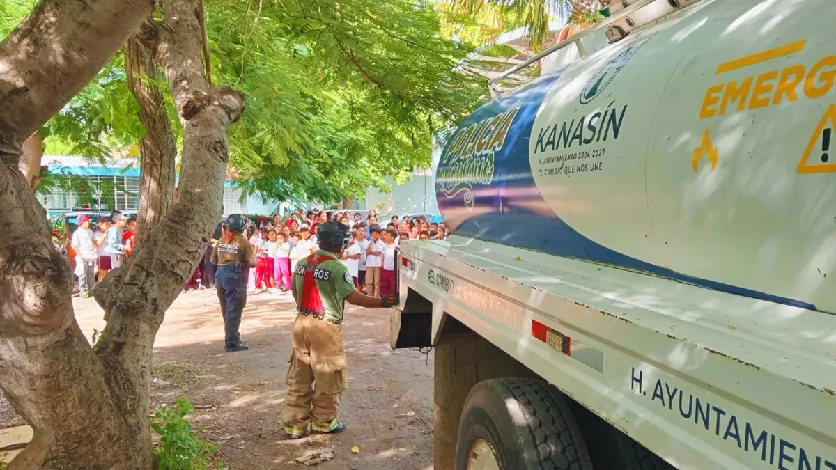 La demostración fue para los alumnos de tercer año de primaria. Foto: Policía Ecologica de Kanasín