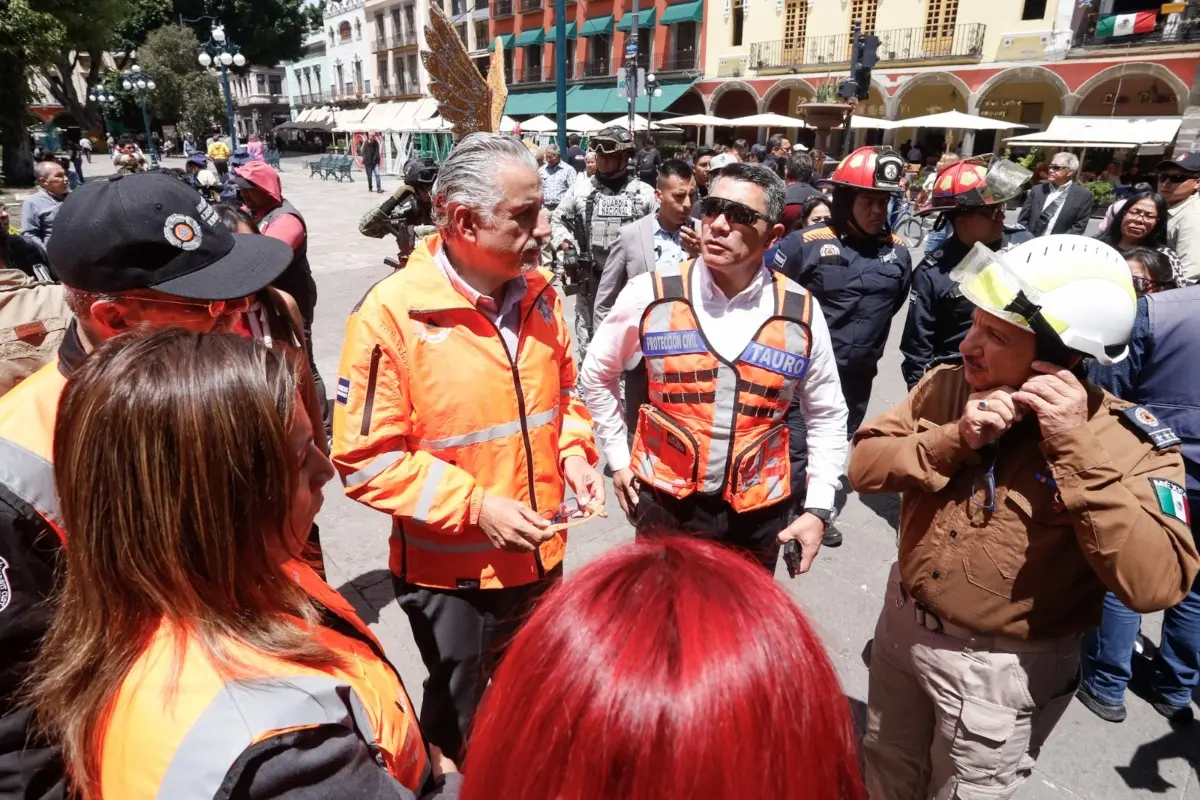 Elementos de Protección Civil tras simulacro Foto: Jafet Moz