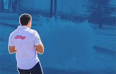 César Garza Arredondo exige solución a fuga de drenaje en esta colonia de Apodaca