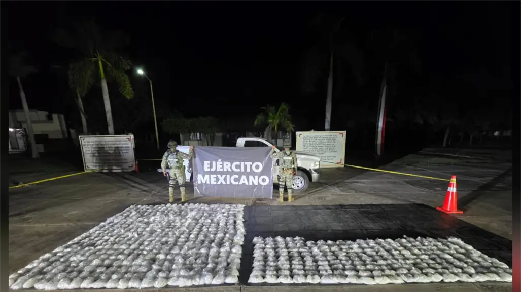 Aseguran 300 kilos de metanfetamina en camioneta clonada de la CFE en Sinaloa