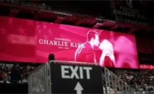 Funeral de Charlie Kirk reúne a miles de personas en el State Farm Stadium en Arizona