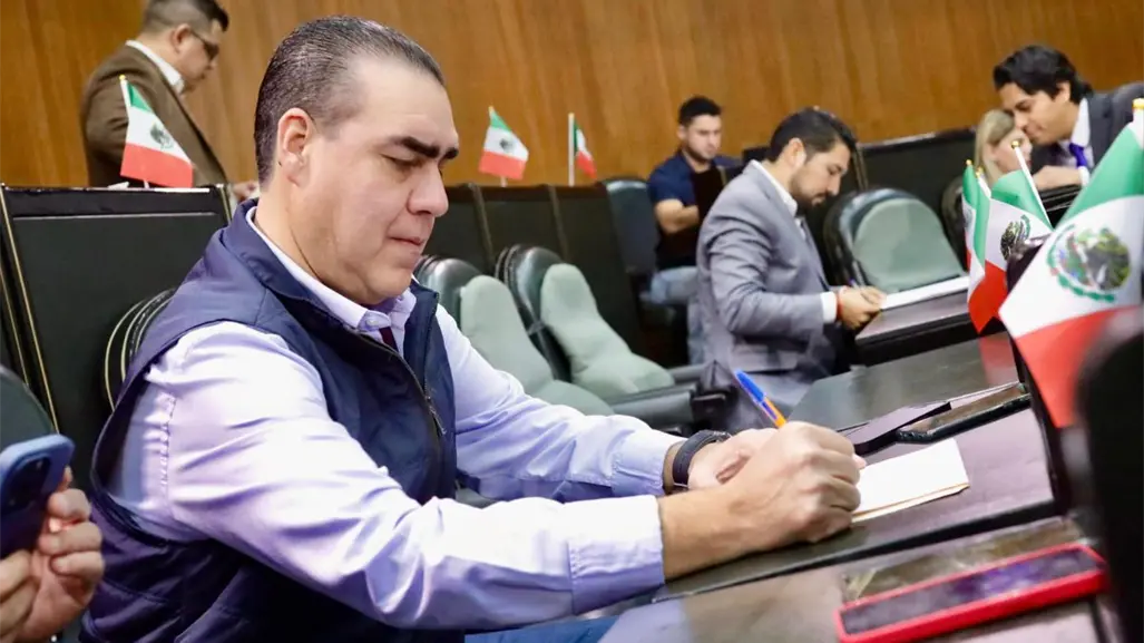 Heriberto Treviño plantea reforma para capacitar a padres contra el ciberacoso