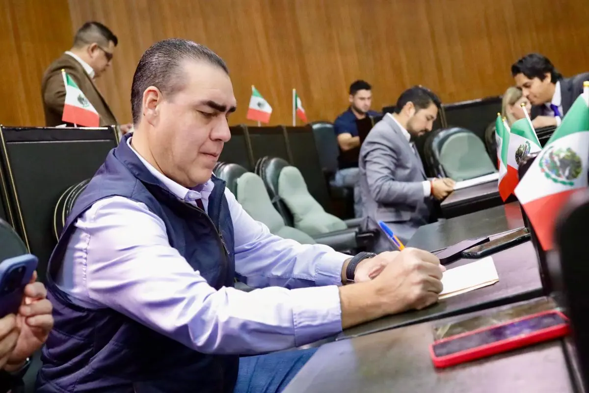 Heriberto Treviño Cantú, Coordinador del Grupo Legislativo del PRI en el Congreso de Nuevo León.
