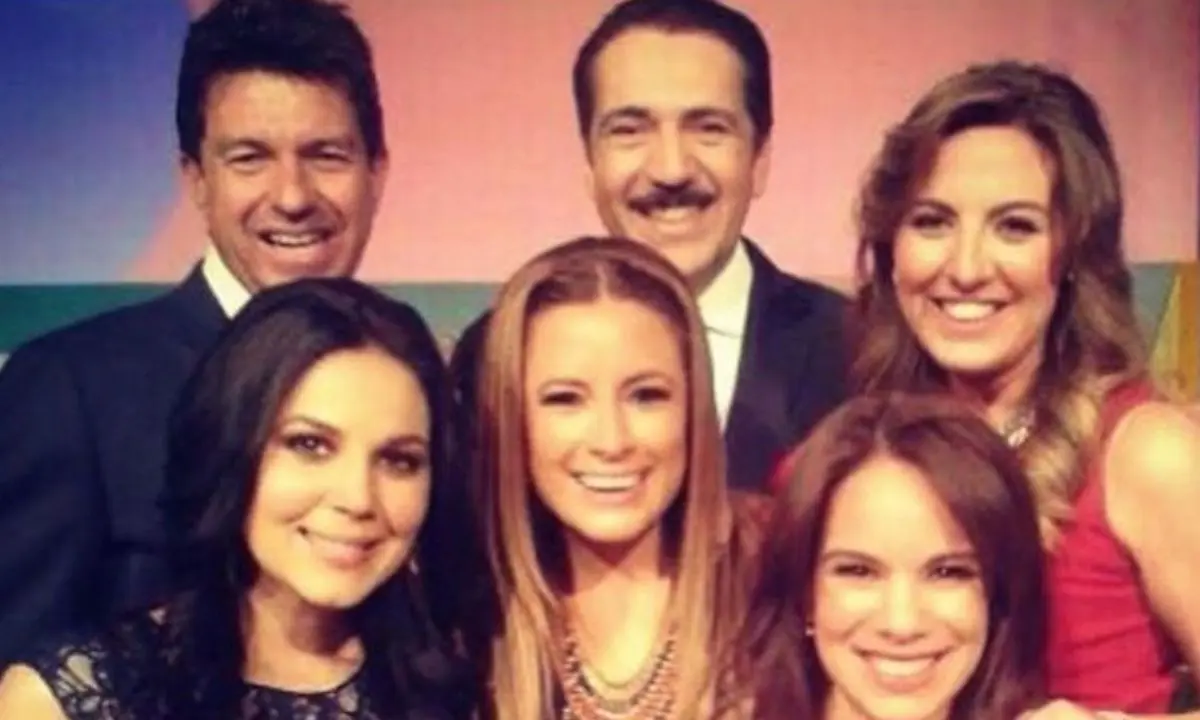 Elenco del noticiero Hechos AM. Foto: redes sociales