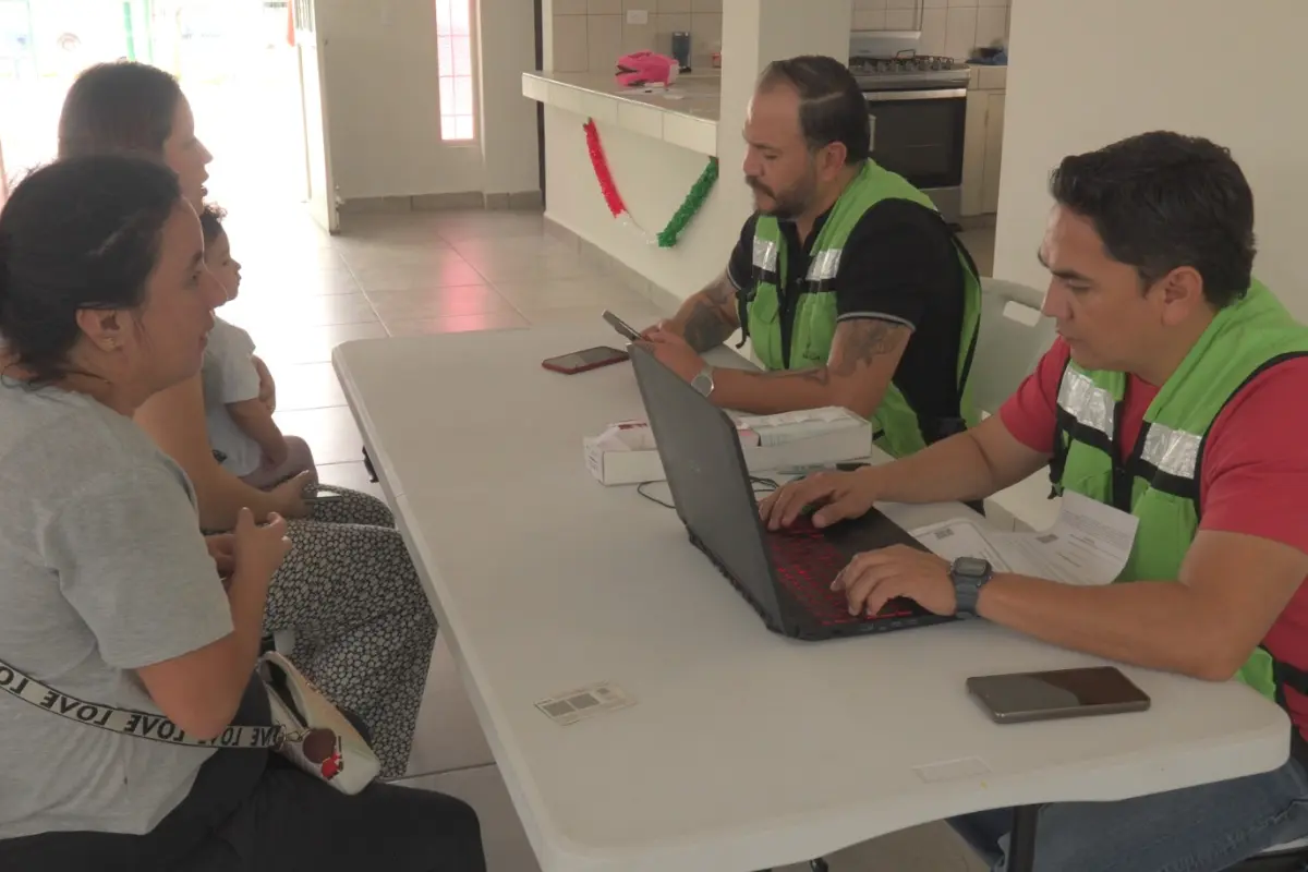Además de los módulos fijos, brigadas móviles han recorrido colonias y universidades para acercar este servicio./Foto: Gobierno Municipal de Saltillo