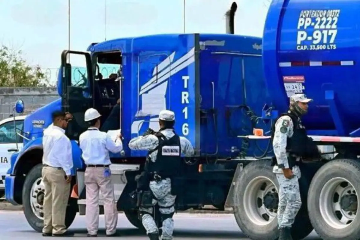 Descubre cómo operaba la red de corrupción aduanera en Tampico y las detenciones por contrabando de combustible ilegal.