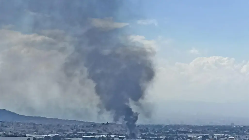 Incendio en fábrica de Edomex genera alarma y movilización de elementos de emergencia