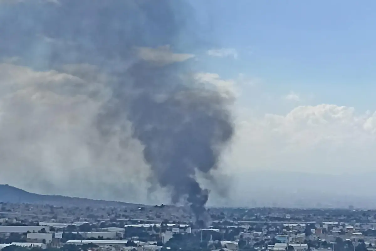 Incendio de fábrica en Edomex. Foto: X (@MonitoresMultim)