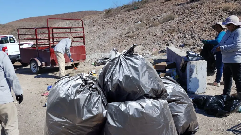 Se dispara casi 50% la basura en playas de La Paz este verano