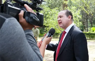 Admite Ernesto Alanís necesidad de endurecer la ley ante cirugías estéticas en adolescentes