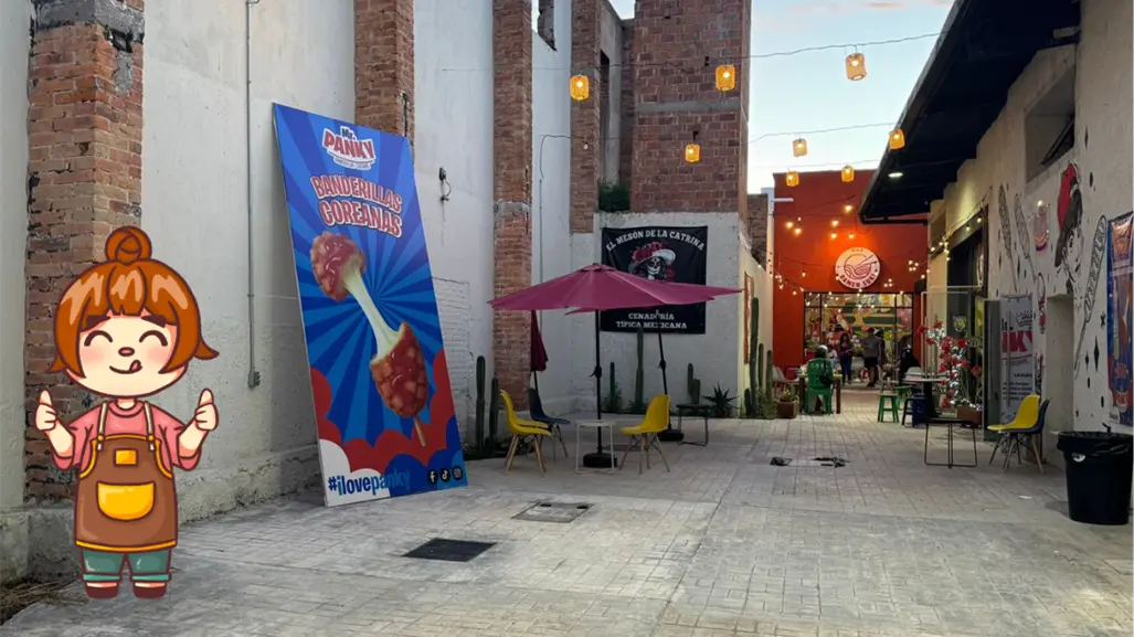 Al pasear por este callejón oculto en Durango se puede encontrar venta de banderillas coreanas