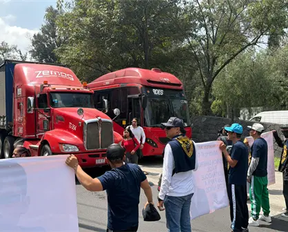 Bloquean Insurgentes frente a Rectoría; exigen sanción contra profesor de la UNAM