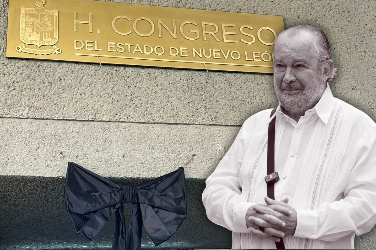 Además se colocó un moño negro en su memoria a las afueras del recinto legislativo/Foto: Diego Ovalle