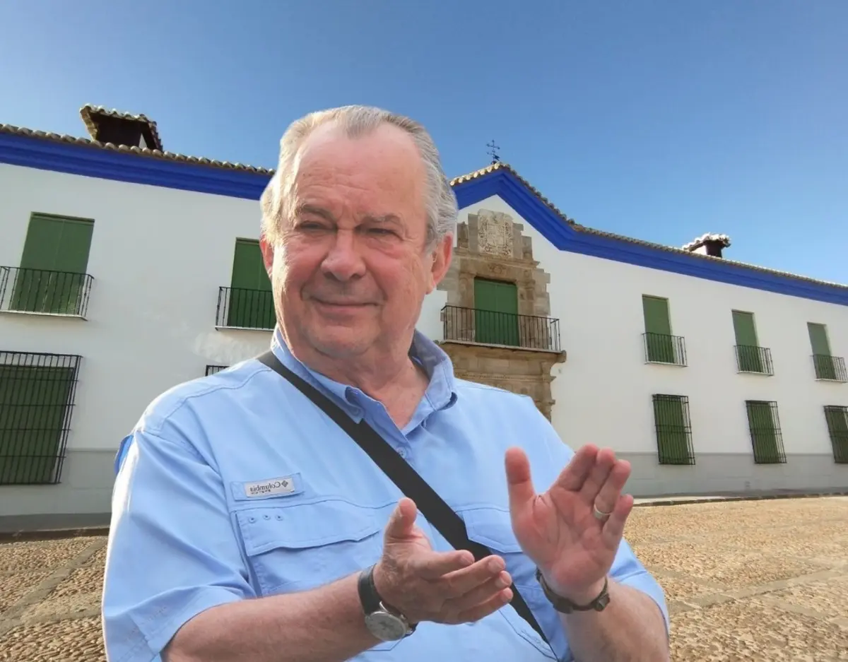 La restauración de este edificio histórico llamó la atención por su valor artístico y por las intenciones de Fernández Garza para integrarlo a la vida cultural y empresarial de Almagro. Foto: Canva/Instagram Mauricio Fernández.