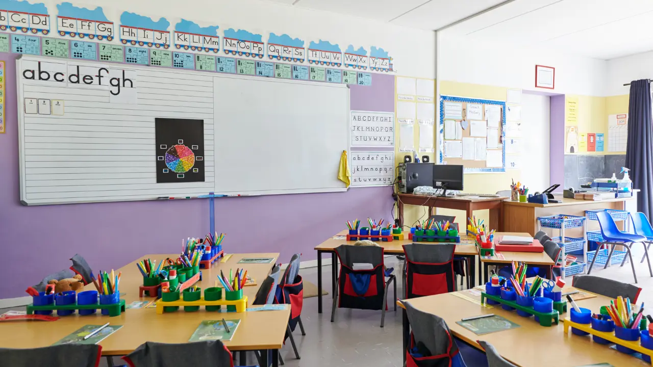 Este viernes 26 de septiembre no habrá clases para alumnos de educación básica en Edomex. Foto: Canva