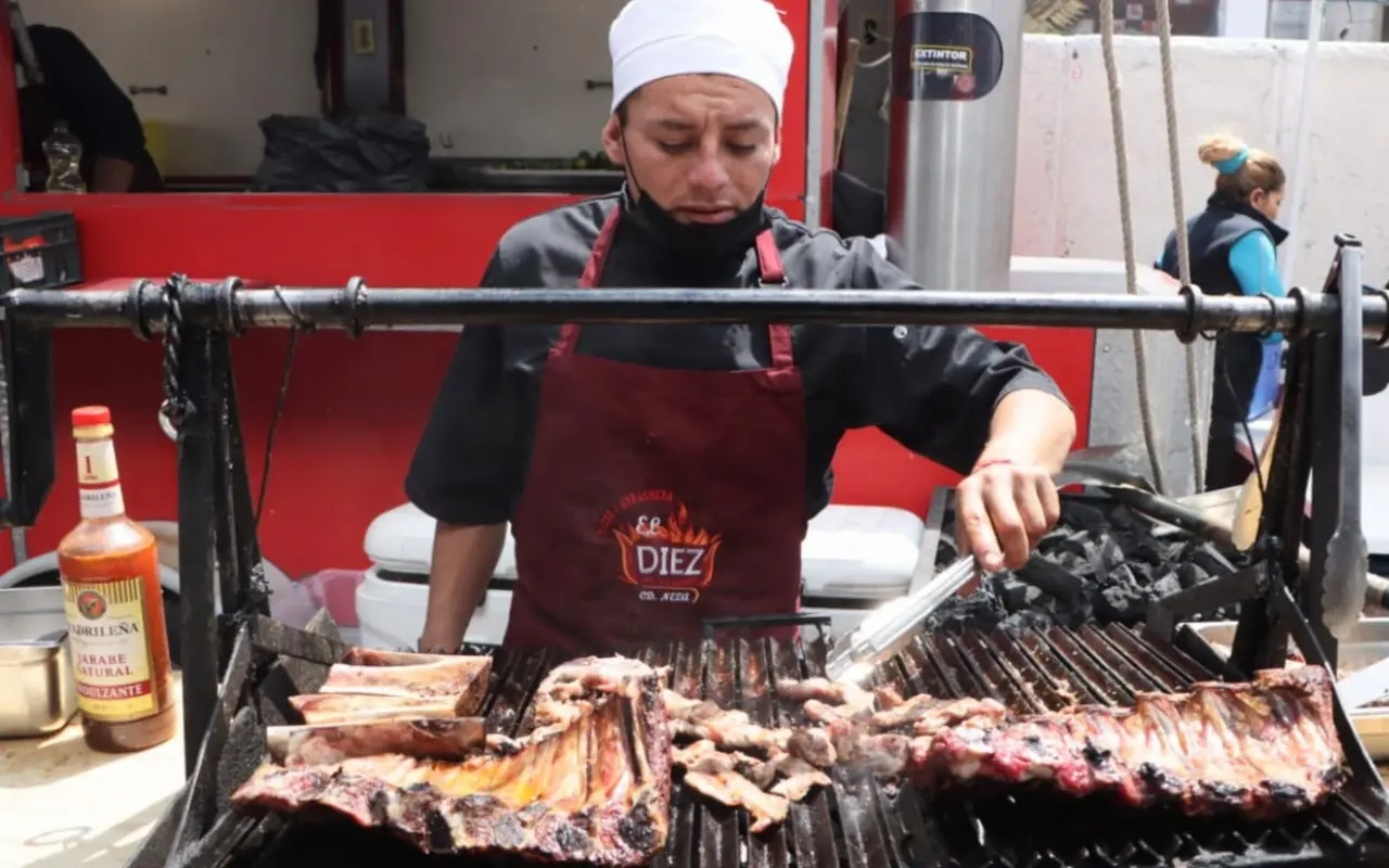 Feria del Taco 2022 en Neza. Foto: FB/ Gobierno Municipal de Nezahualcóyotl (Canva)