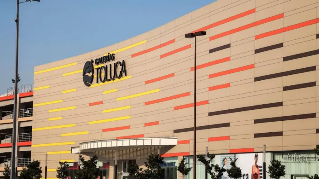 VIDEO | Mujer denuncia intento de robo y agresión a su bebé en Galerías Toluca