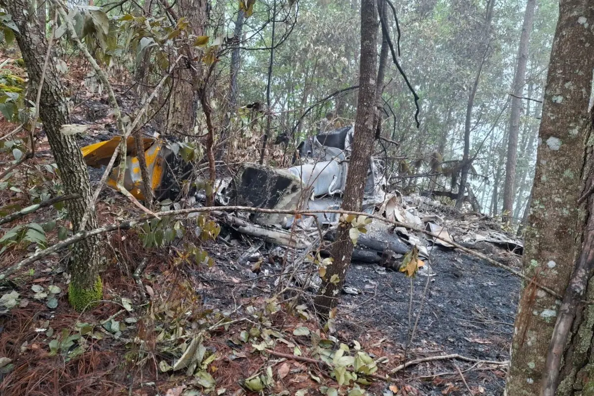 Helicóptero de la CFE tras desplome