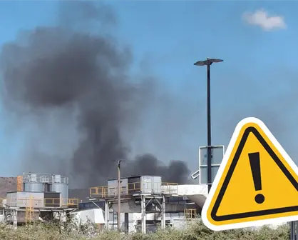 Se incendia lote baldío en Saltillo a causa de quema clandestina de basura