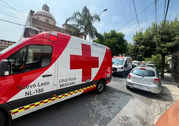 Muere hombre tras recibir descarga eléctrica en Monterrey