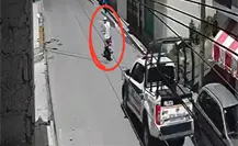 VIDEO | Policías de Ecatepec arrollan a motociclista con patrulla durante presunta detención