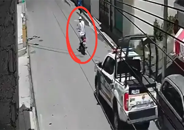 VIDEO | Policías de Ecatepec arrollan a motociclista con patrulla durante presunta detención